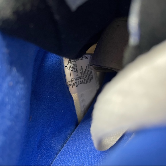 Air Jordan V Retro ‘Stealth’ - Picture 4 of 8